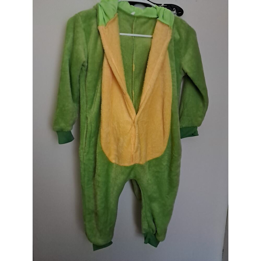 Unbranded Crocodile Lounge Ware For Sizes 3t-4t Has Zipper Across Bottom